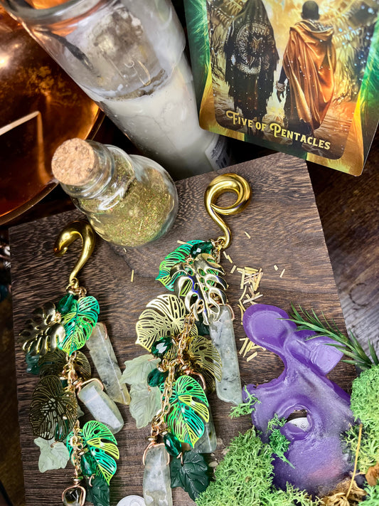 Gaia’s Sisters Floral Leaf