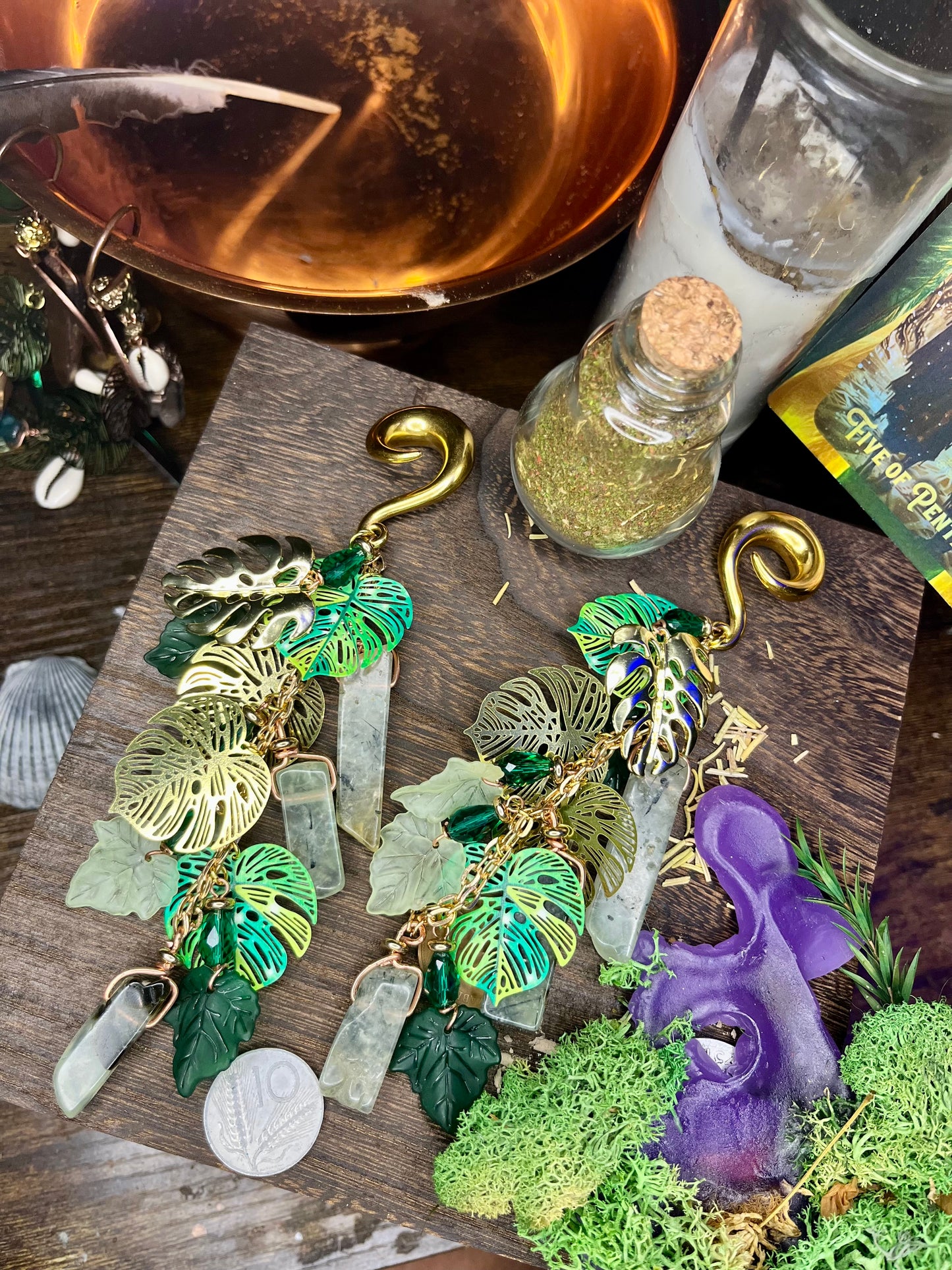 Gaia’s Sisters Floral Leaf