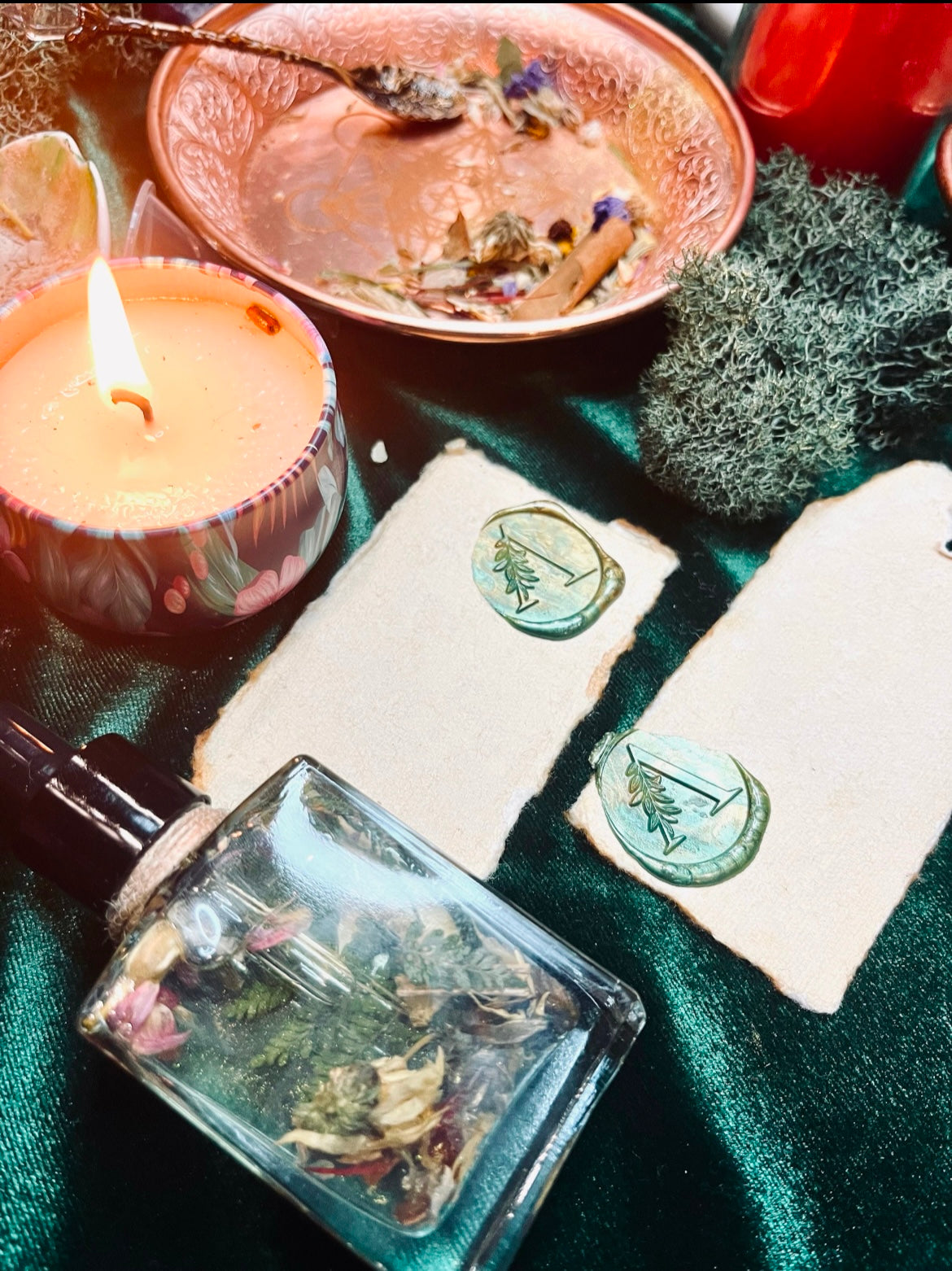Herbal Oil of Earths Design
