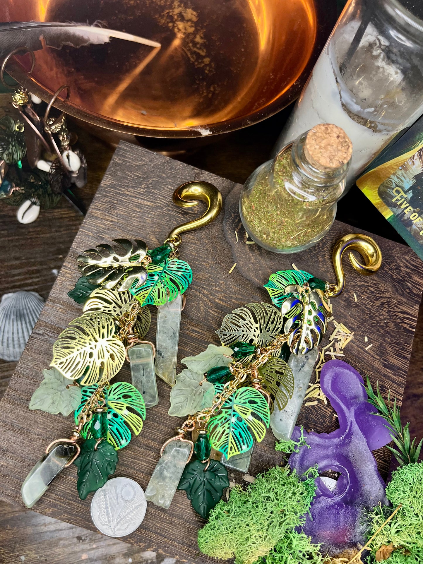 Gaia’s Sisters Floral Leaf