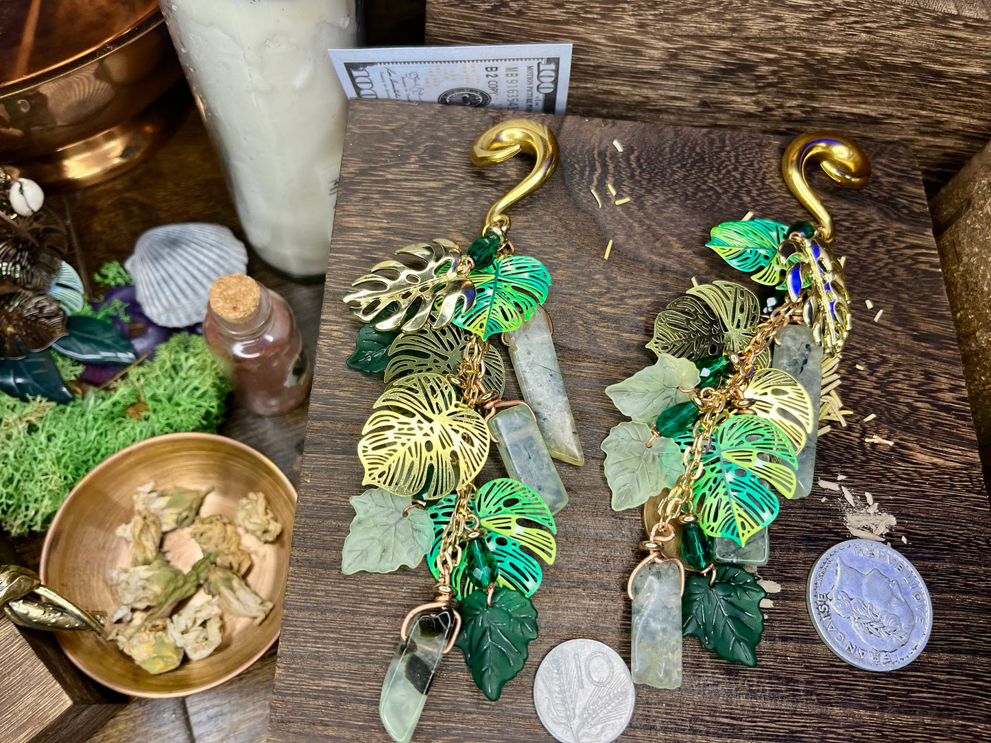 Gaia’s Sisters Floral Leaf