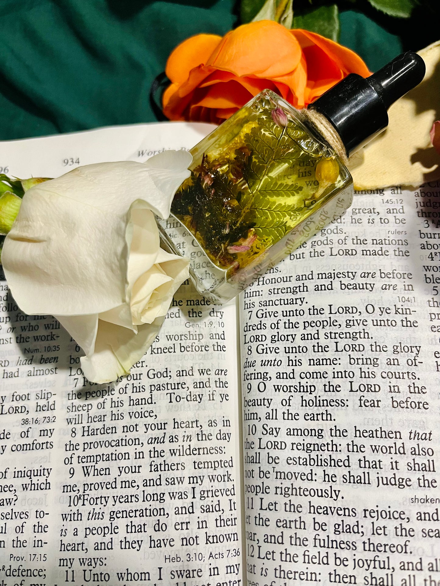 Herbal Oil of Earths Design