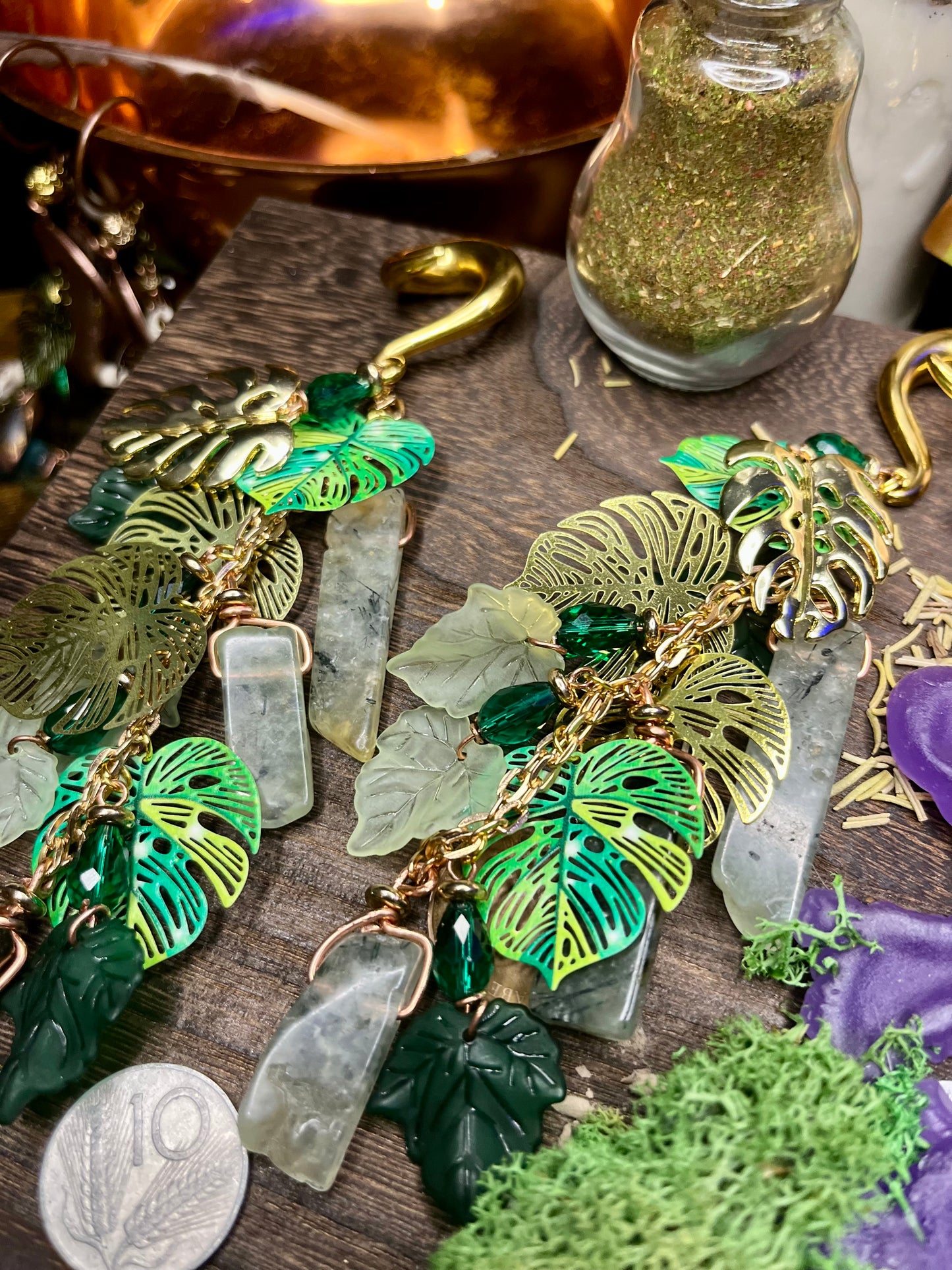 Gaia’s Sisters Floral Leaf